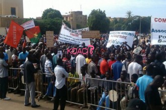 Burkina Faso : Manifestation monstre contre la vie chère et la Sénat